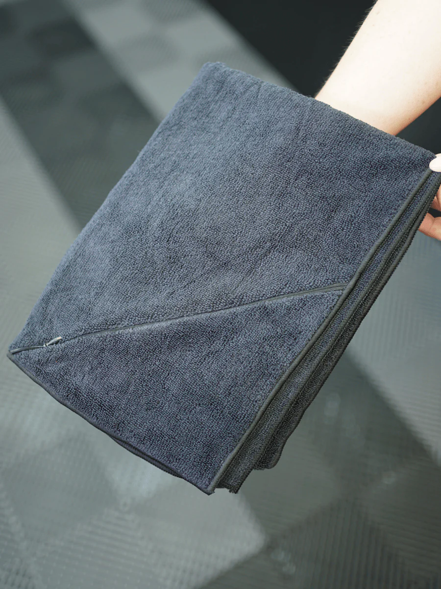 Gym Towel with Zip Pocket - Image 5